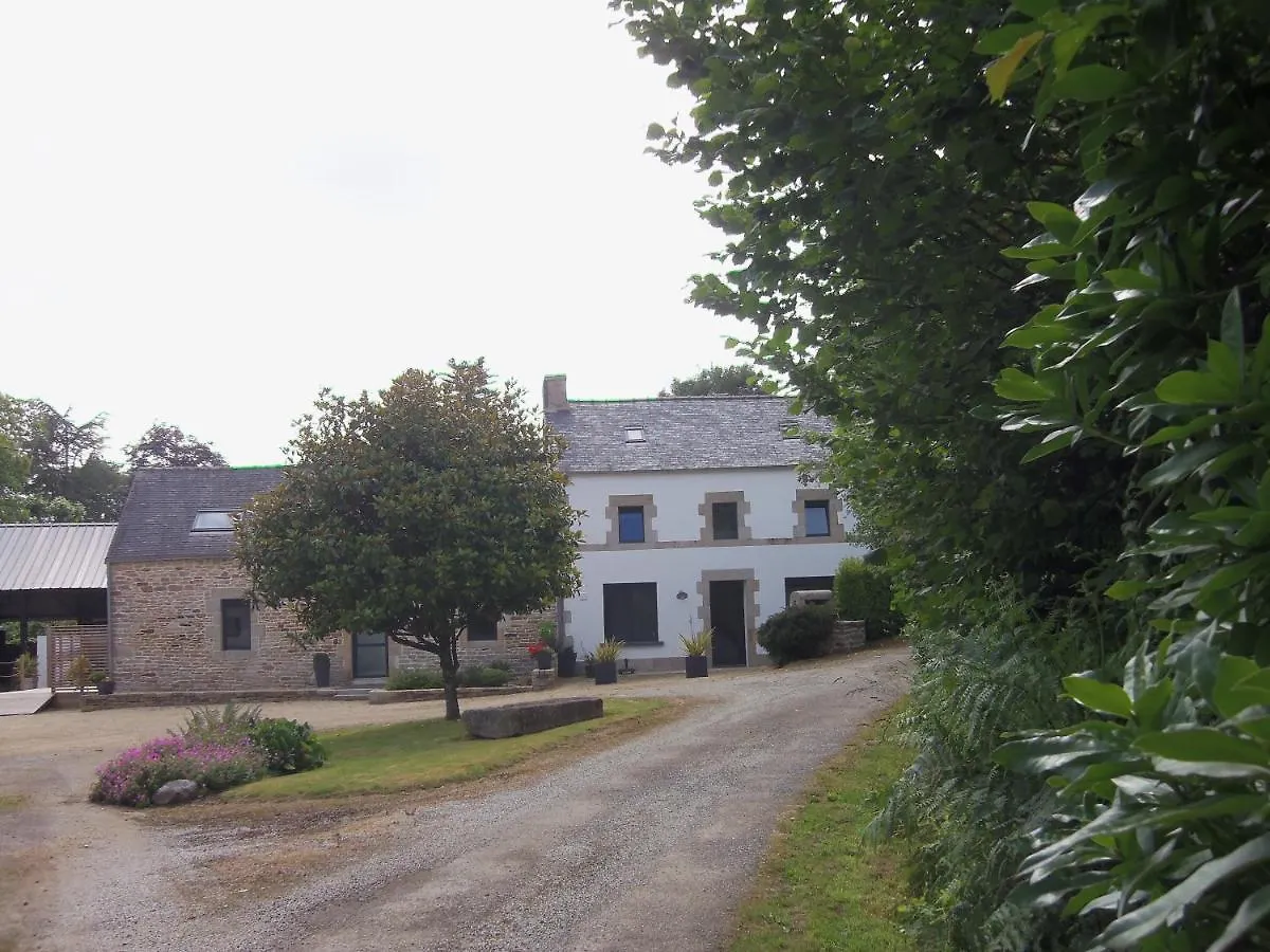 Holiday home Longere De Kerveguen Argoat Villa Leuhan