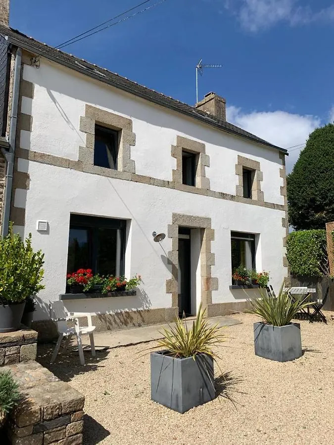 Holiday home Longere De Kerveguen Argoat Villa Leuhan