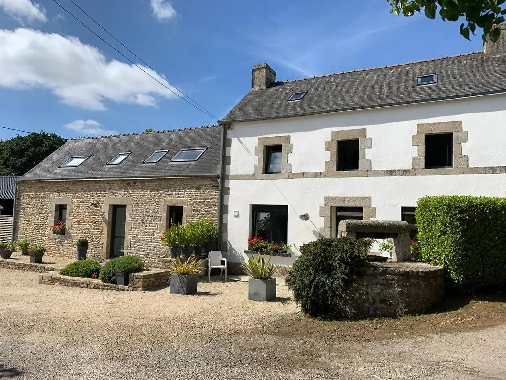 Holiday home Longere De Kerveguen Argoat Villa Leuhan