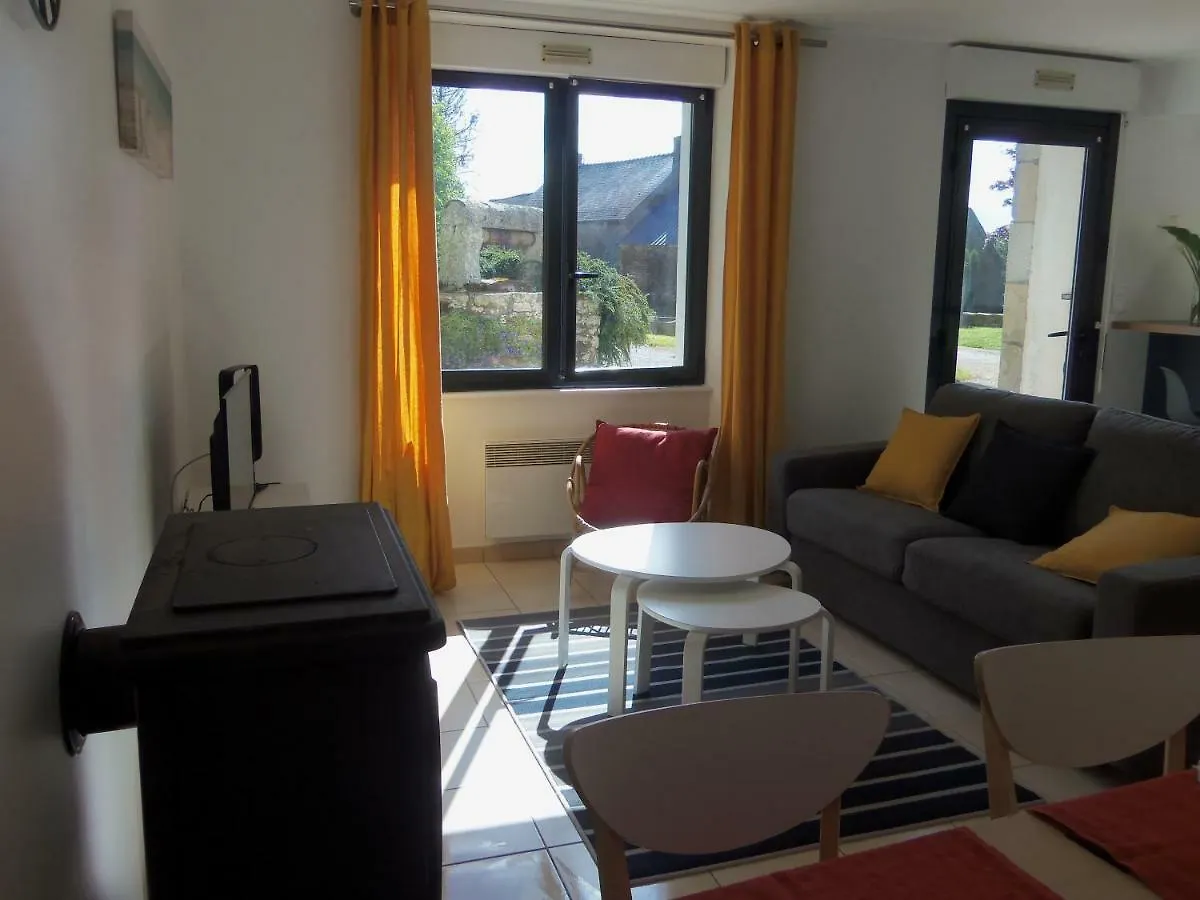 Longere De Kerveguen Argoat Villa Leuhan France